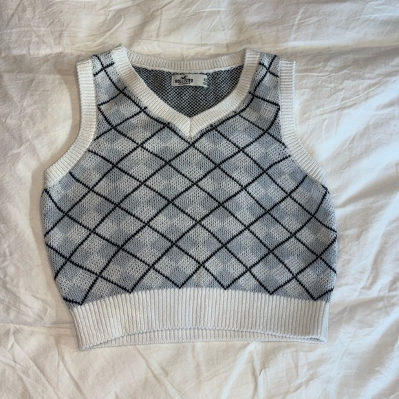 Hollister Cropped Sweater Vest - Picture 1 of 1